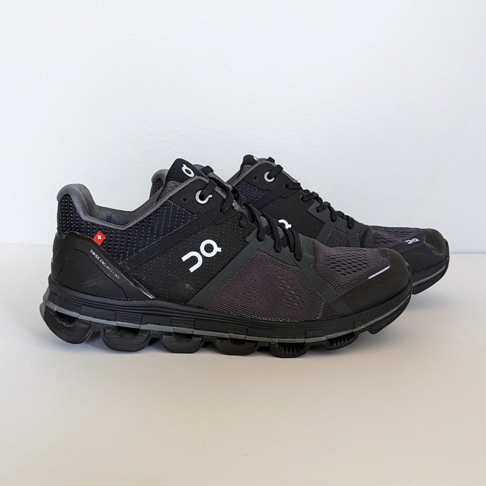 On Running Cloudace Running Shoes - Picture 3 of 13